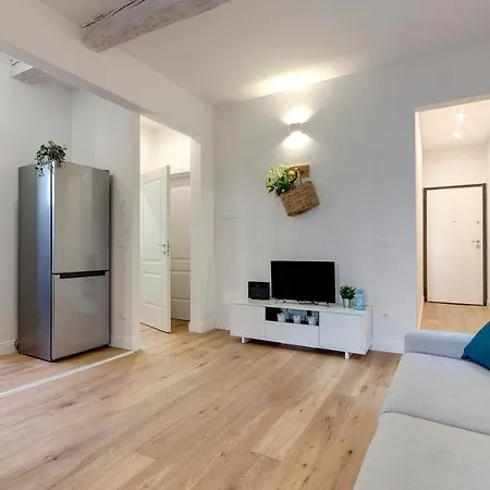 Abigail By Mamo Firenze